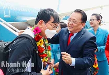 Chào mừng khách quốc tế đến Khánh Hòa trong ngày đầu năm 2023