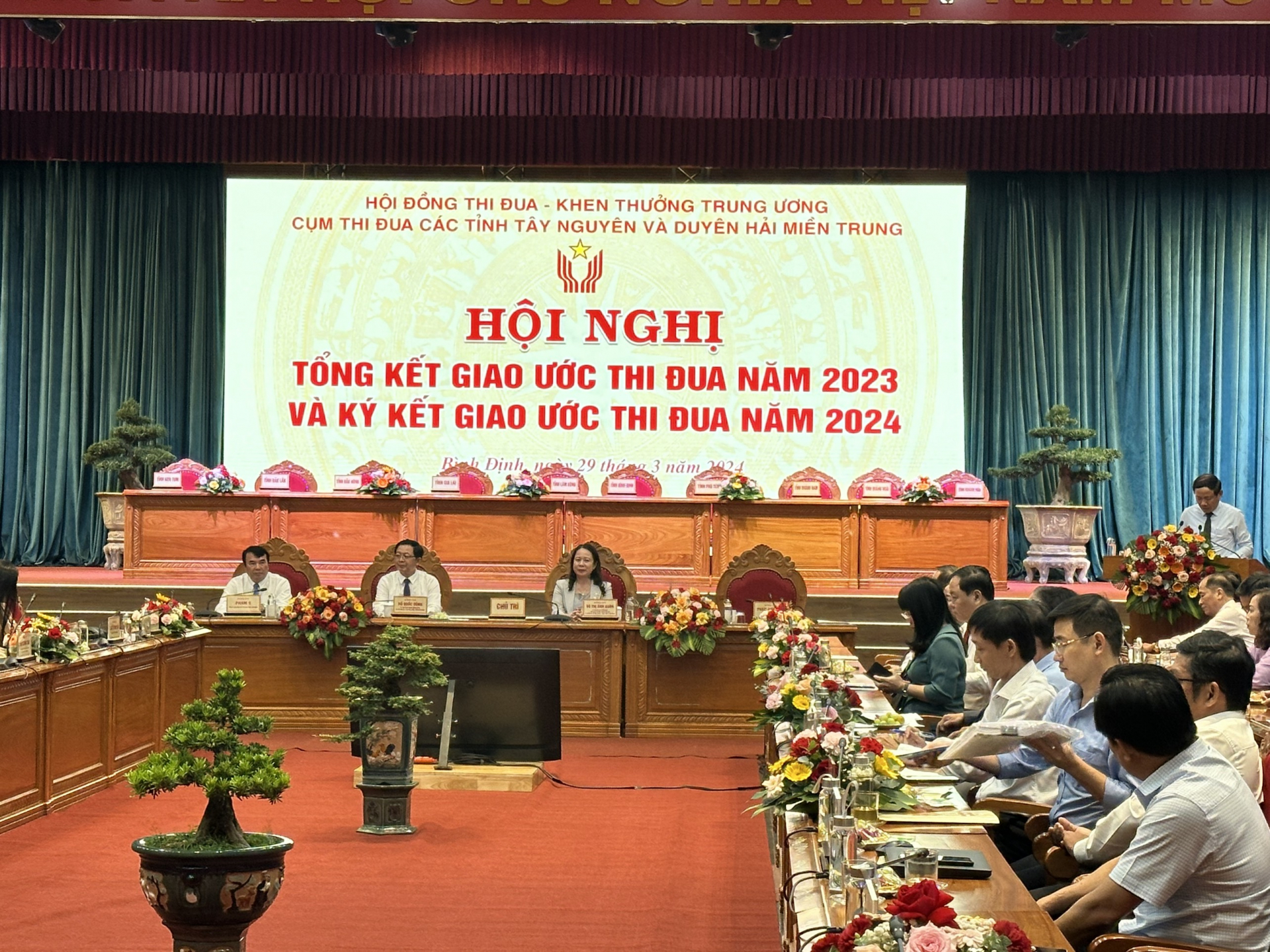 Cụm thi đua các tỉnh Tây Nguyên và Duyên hải miền Trung ký kết giao ước thi đua năm 2024