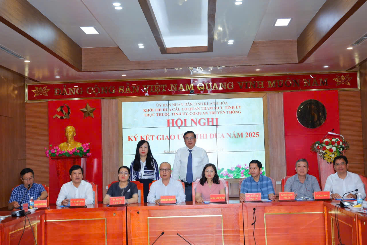 Khối thi đua các cơ quan tham mưu Tỉnh ủy, trực thuộc Tỉnh ủy, cơ quan truyền thông: Ký kết giao ước thi đua năm 2025
