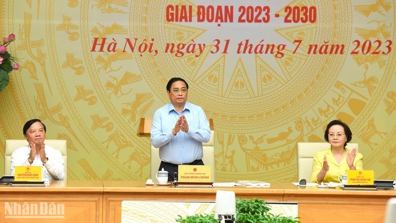  Thực hiện sắp xếp đơn vị hành chính cấp huyện, cấp xã thận trọng, phù hợp, bảo đảm hiệu quả 