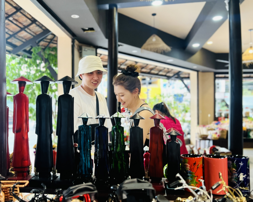 Tổ chức Cuộc thi “Thiết kế sản phẩm quà tặng du lịch Nha Trang - Khánh Hòa”