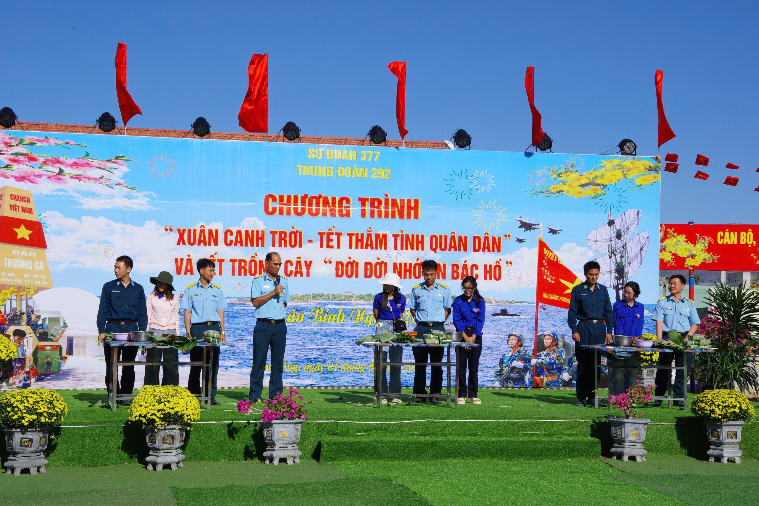 Sư đoàn 377 tổ chức Chương trình “Xuân canh trời - Tết thắm tình quân dân”