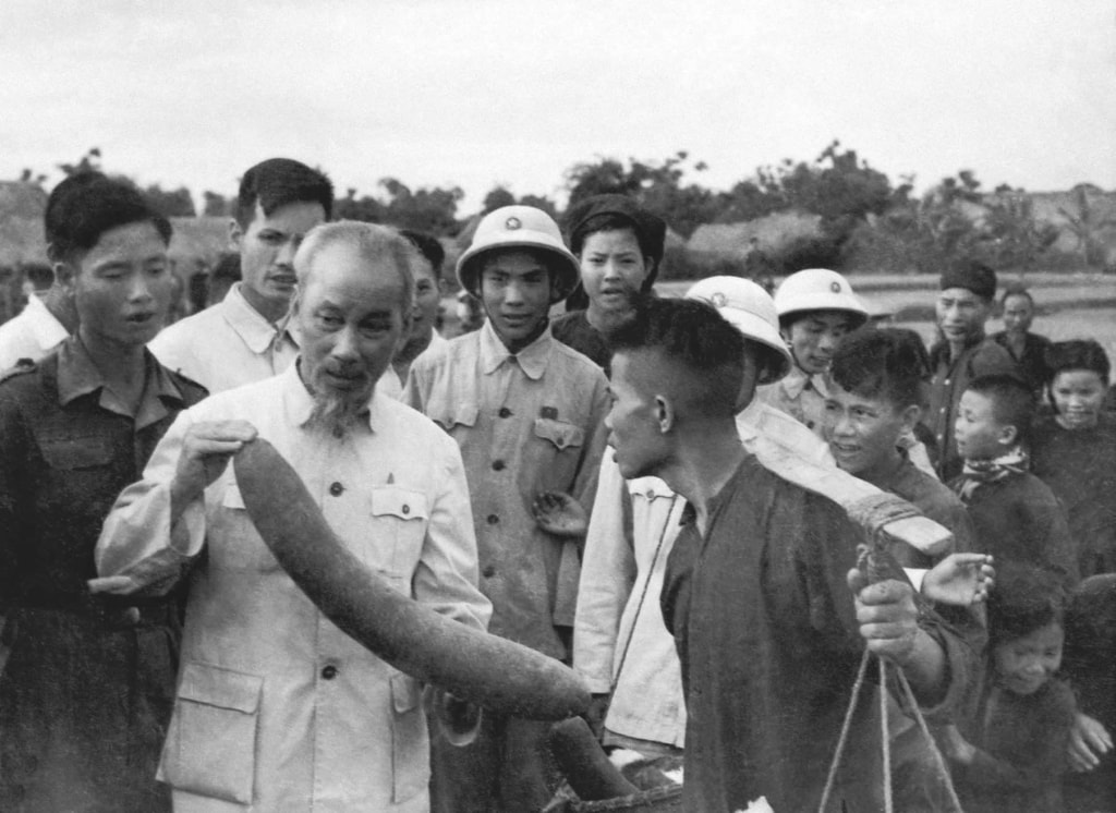 Vận dụng sáng tạo tư tưởng Hồ Chí Minh về xây dựng nền dân chủ xã hội chủ nghĩa thời kỳ đổi mới