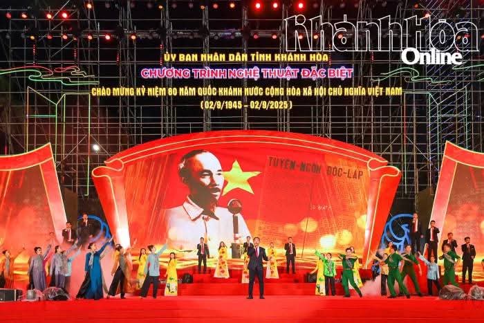 Đặc sắc chương trình nghệ thuật “Vinh quang Tổ quốc ta”