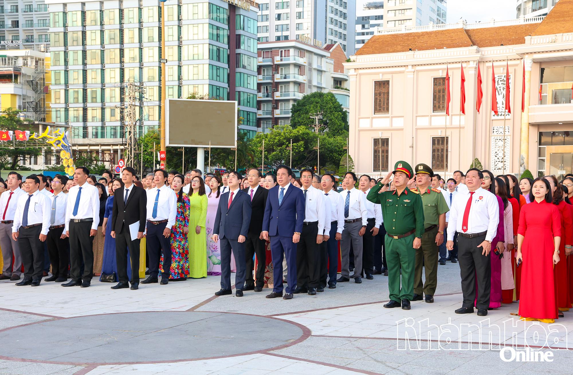 Lễ chào cờ tháng 11 với chủ đề “Tôn sư trọng đạo”