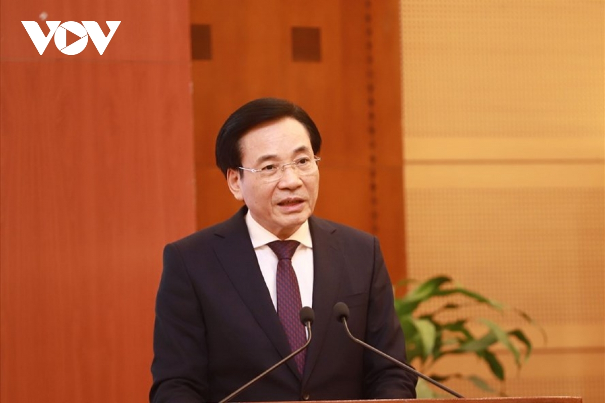           "Biến chủng Omicron là vấn đề lớn, không chủ quan nhưng không hoang mang"      