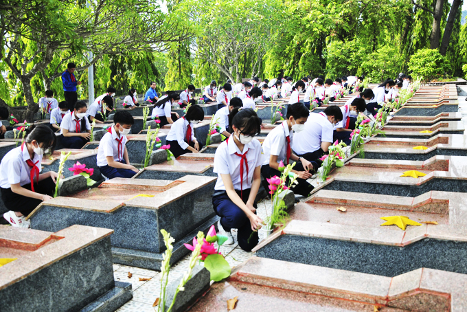 Đẩy mạnh giáo dục truyền thống cho thế hệ trẻ