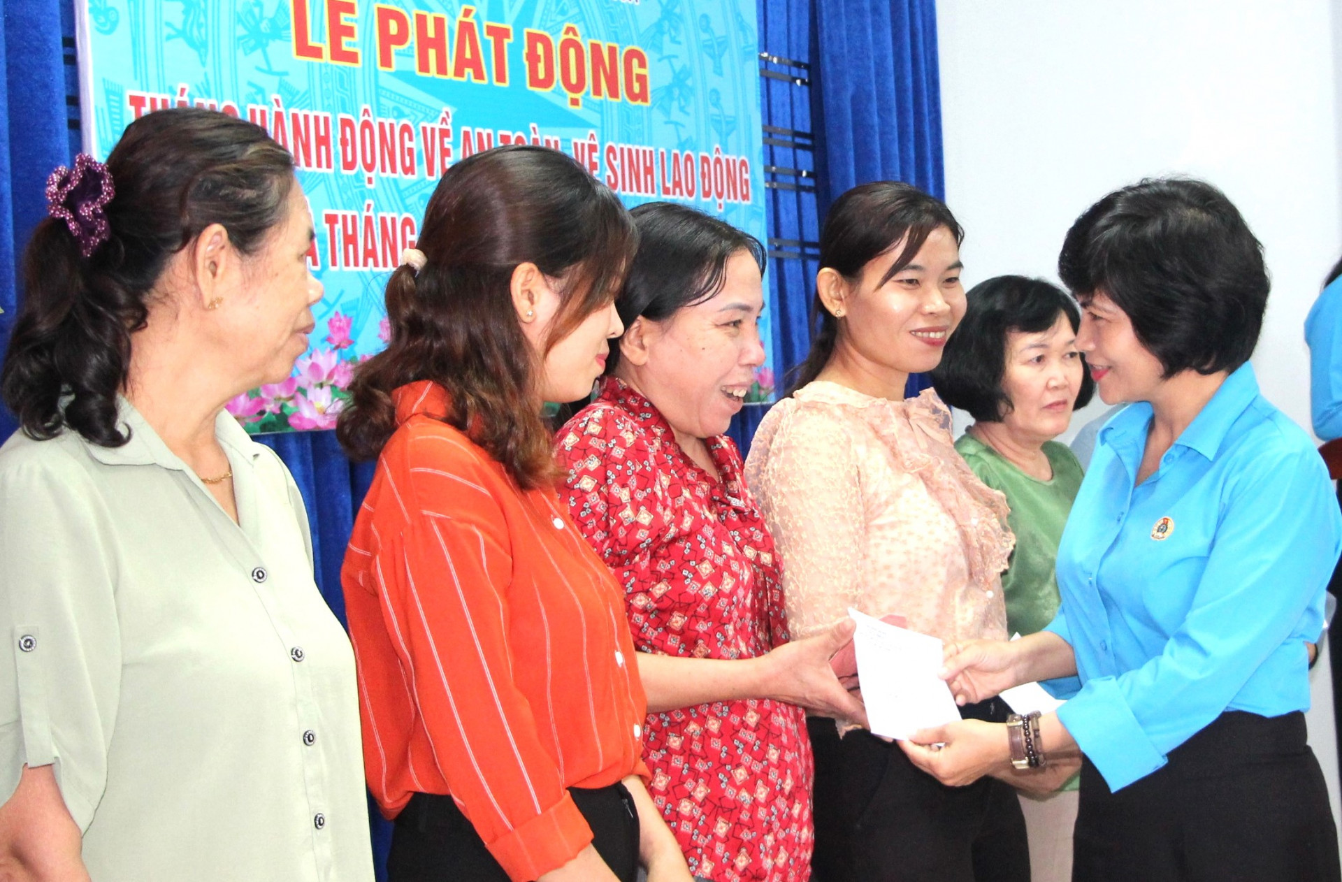 Tháng Công nhân: Chăm lo thiết thực cho người lao động