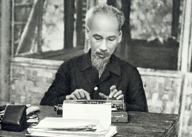Tư tưởng Hồ Chí Minh về hình thức, phương pháp tiến hành công tác kiểm tra đảng