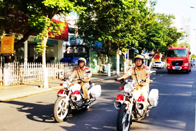 Mít tinh, diễu hành hưởng ứng ngày Toàn dân phòng cháy, chữa cháy