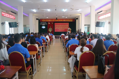 Bồi dưỡng kết nạp Đảng cho 330 sinh viên, học sinh