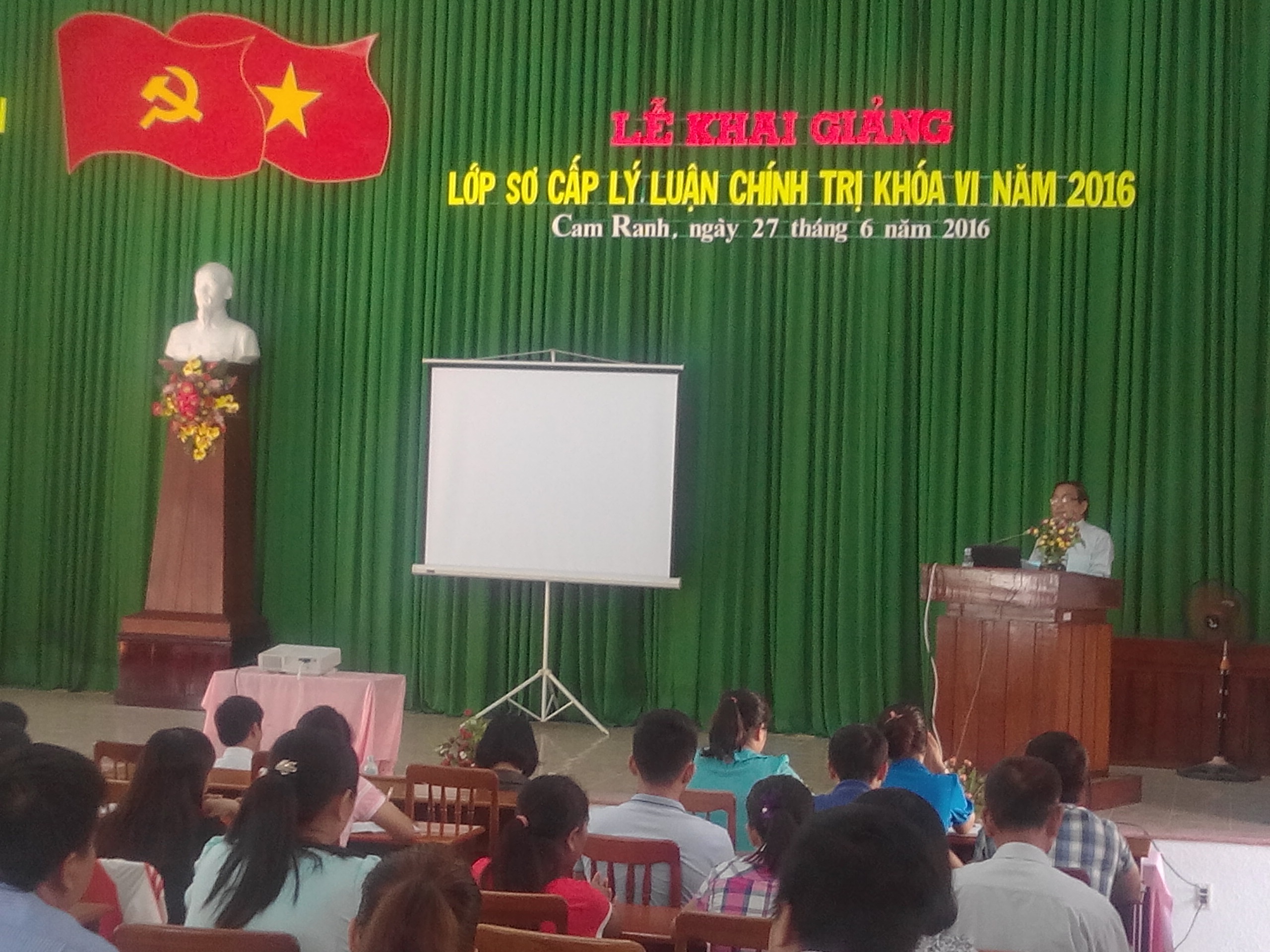 Cam Ranh: Khai giảng lớp Sơ cấp lý luận chính trị khóa VI 