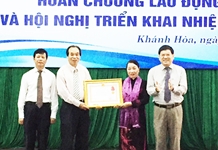 Đón nhận Huân chương Lao động hạng Nhì