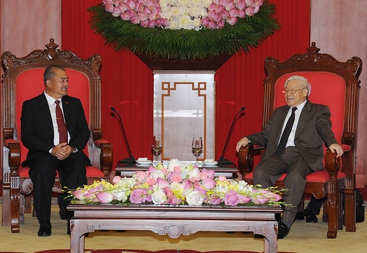 Tổng Bí thư Nguyễn Phú Trọng tiếp Đoàn đại biểu Đảng Nhân dân Cách mạng Lào
