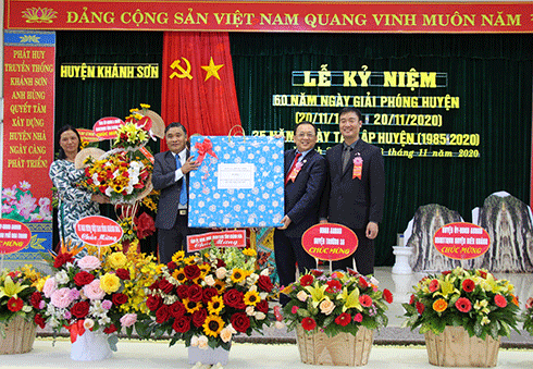 Khánh Sơn kỷ niệm 60 năm ngày giải phóng và 35 năm tái lập huyện