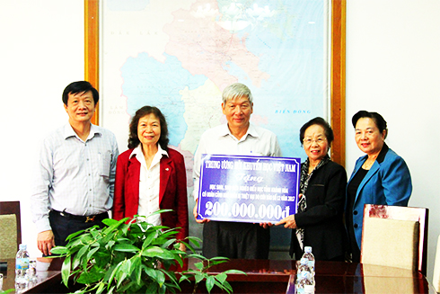 Đẩy mạnh phong trào học tập suốt đời