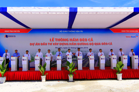 Chính thức thông hầm đèo Cả