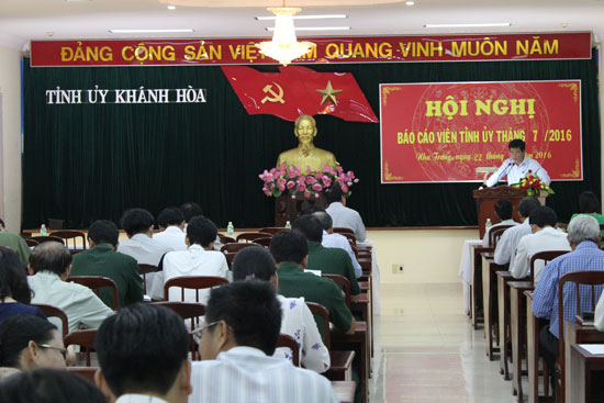 Hội nghị Báo cáo viên Tỉnh ủy tháng 7/2016