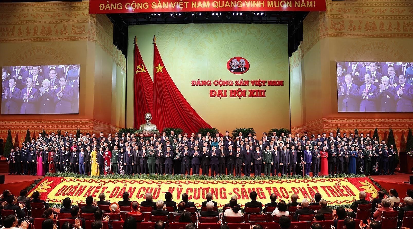 Bế mạc Đại hội đại biểu toàn quốc lần thứ XIII của Đảng