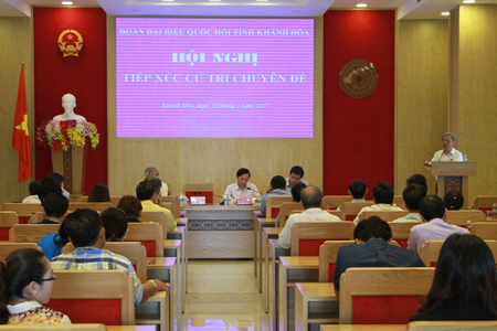 Đoàn đại biểu Quốc hội tỉnh tiếp xúc cử tri