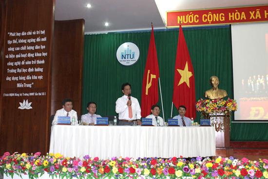 “Nghề thầy giáo rất là quan trọng, rất là vẻ vang”*