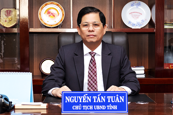 Tiếp tục phấn đấu để Khánh Hòa trở thành trung tâm kinh tế biển, du lịch, dịch vụ lớn của cả nước