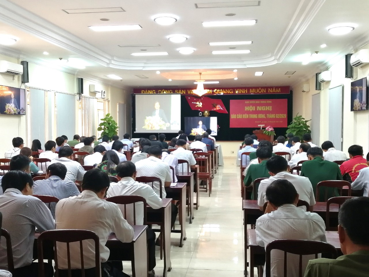 Cổ vũ, động viên Nhân dân nỗ lực thực hiện thắng lợi nhiệm vụ phát triển kinh tế - xã hội