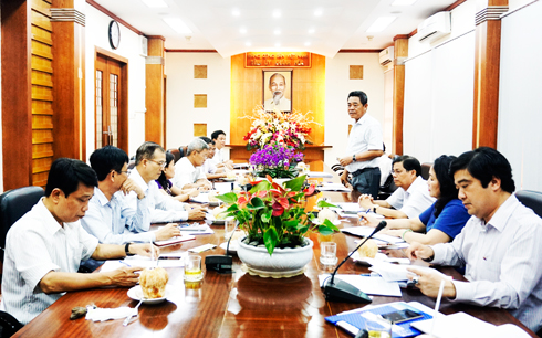 Thường trực Tỉnh ủy giao ban với các cơ quan tham mưu của Tỉnh ủy