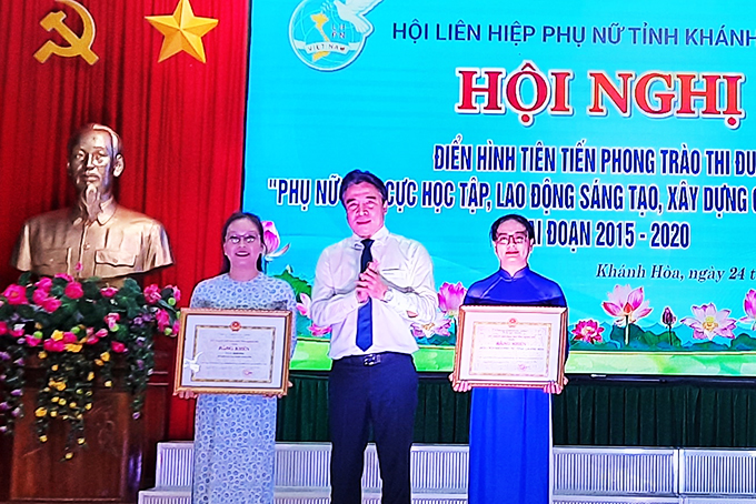 Biểu dương 27 tập thể, 57 phụ nữ điển hình tiên tiến