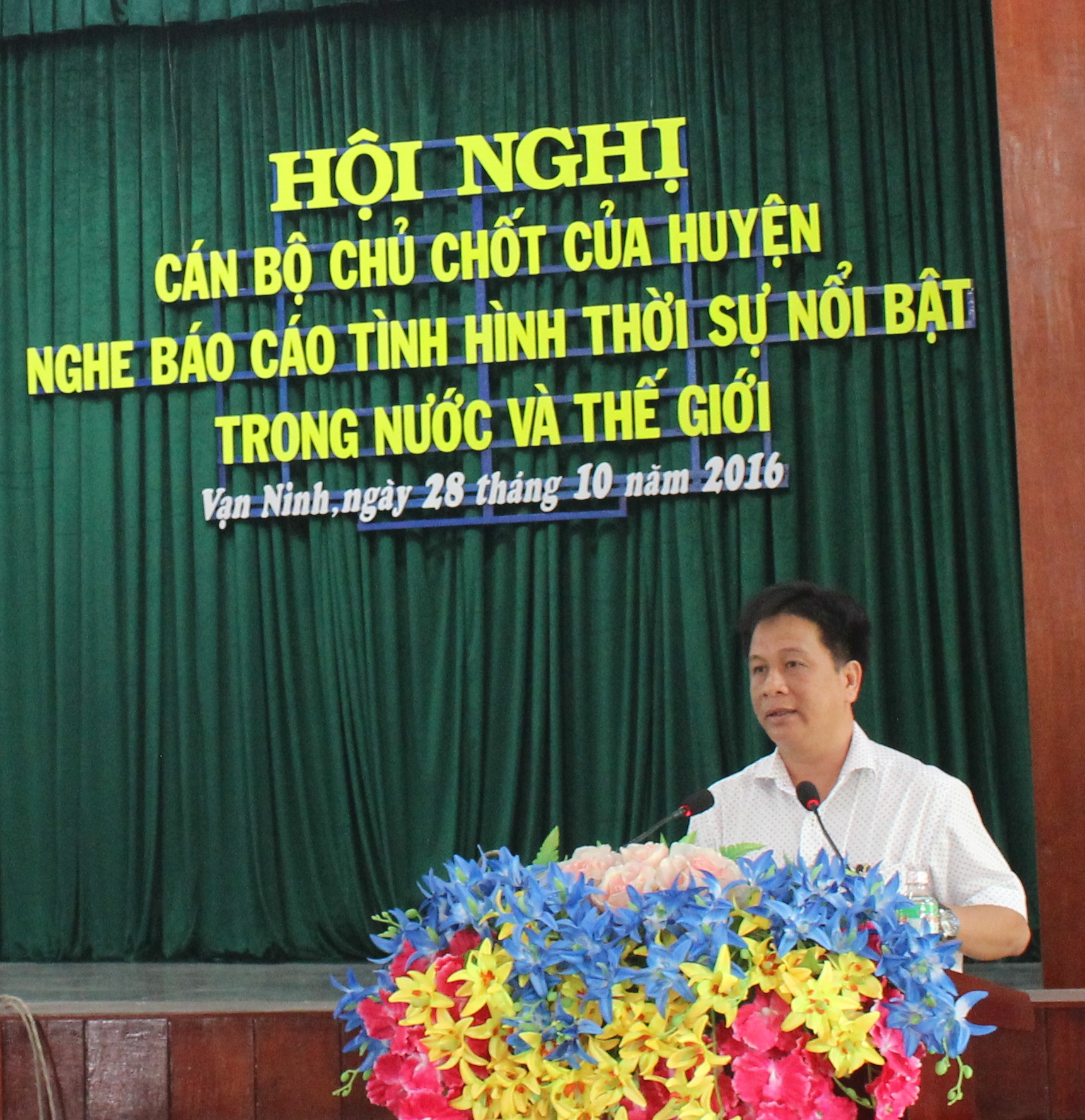 Hội nghị cán bộ chủ chốt huyện Vạn Ninh nghe báo cáo tình hình thời sự nổi bật trong nước và thế giới