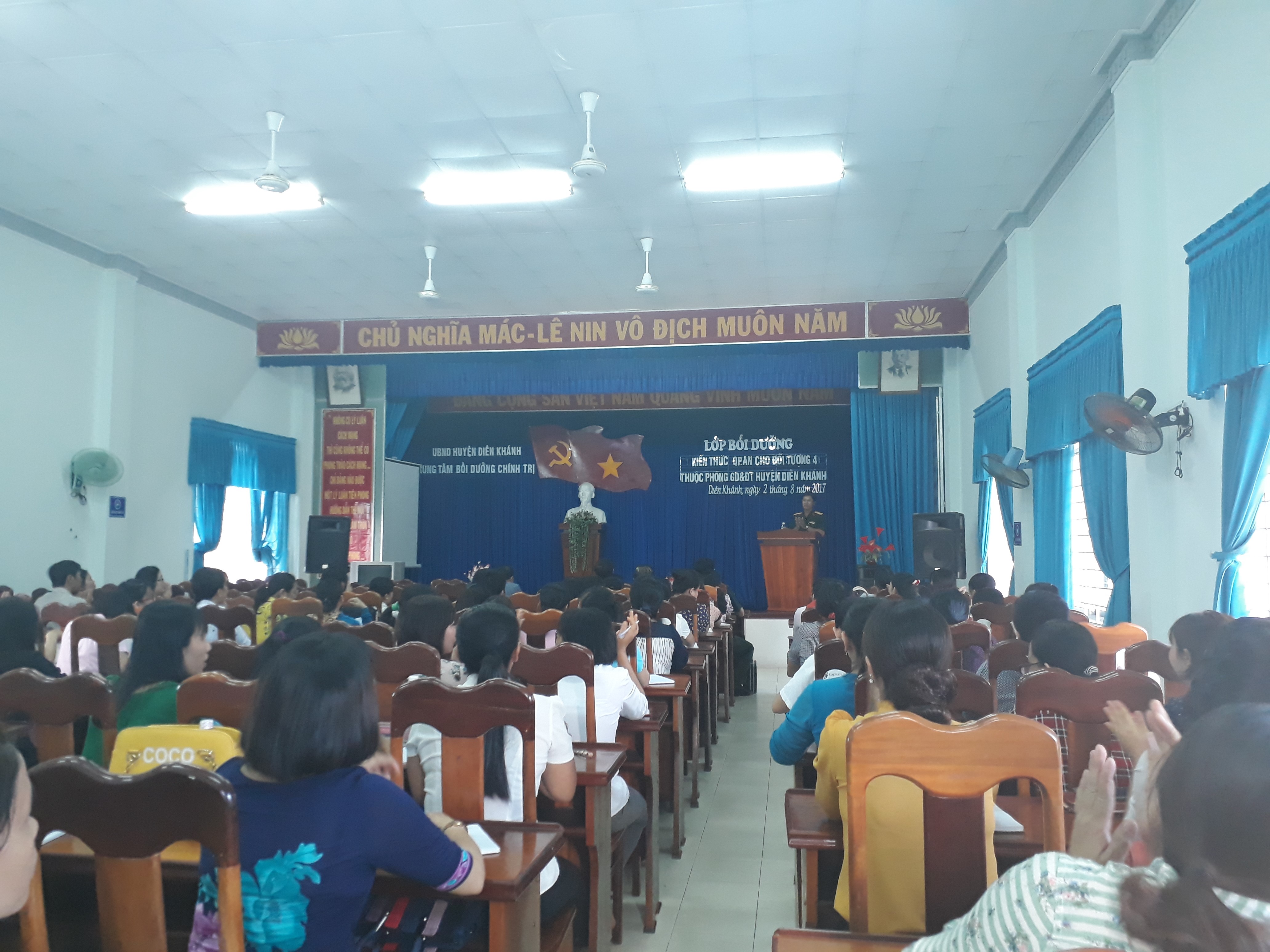 Diên Khánh: 100 cán bộ quản lý các trường tham gia  lớp bồi dưỡng kiến thức Quốc phòng – An ninh đối tượng 4