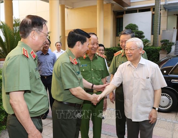 Chuẩn bị, tổ chức thật tốt Đại hội Đảng bộ Công an, đồng thời bảo vệ đại hội đảng bộ các cấp thành công tốt đẹp