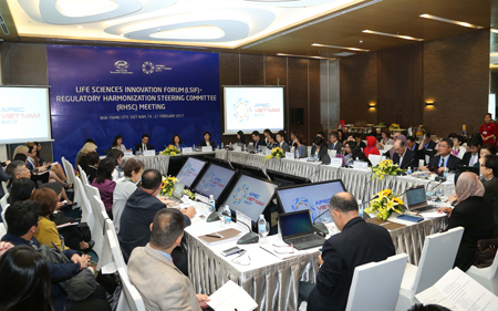 Các đại biểu tham dự 9 cuộc họp