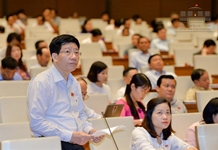 Quốc hội thảo luận về quyết toán ngân sách nhà nước năm 2015: Cần quản lý nguồn thu một cách chặt chẽ hơn