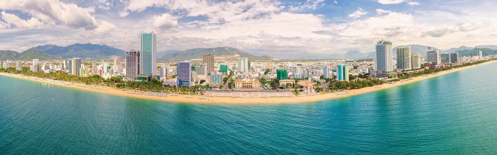 Phát huy truyền thống anh hùng cách mạng, tinh thần đoàn kết,  xây dựng Khánh Hòa ngày càng giàu đẹp, văn minh
