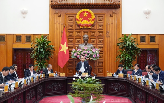 Tháo gỡ khó khăn, thúc đẩy sản xuất kinh doanh, bảo đảm mục tiêu tăng trưởng