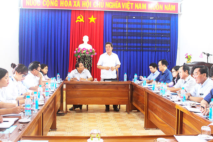 Ông Lê Thanh Quang làm việc tại xã Suối Tiên