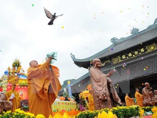Việc làm cần thiết để bảo đảm quyền tự do tín ngưỡng, tôn giáo chính đáng của nhân dân