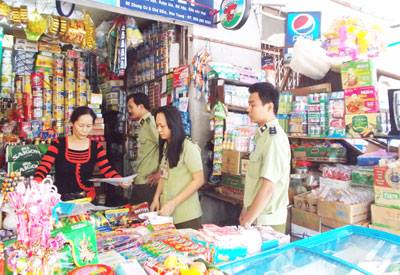 Đẩy mạnh đấu tranh chống buôn lậu, gian lận thương mại và hàng giả trước, trong và sau Tết Nguyên đán Mậu Tuất 2018