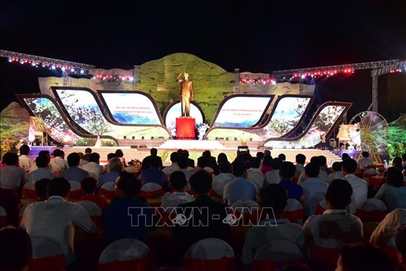 Kỷ niệm trọng thể 60 năm ngày Bác Hồ về thăm cán bộ, chiến sĩ và đồng bào các dân tộc Tây Bắc 