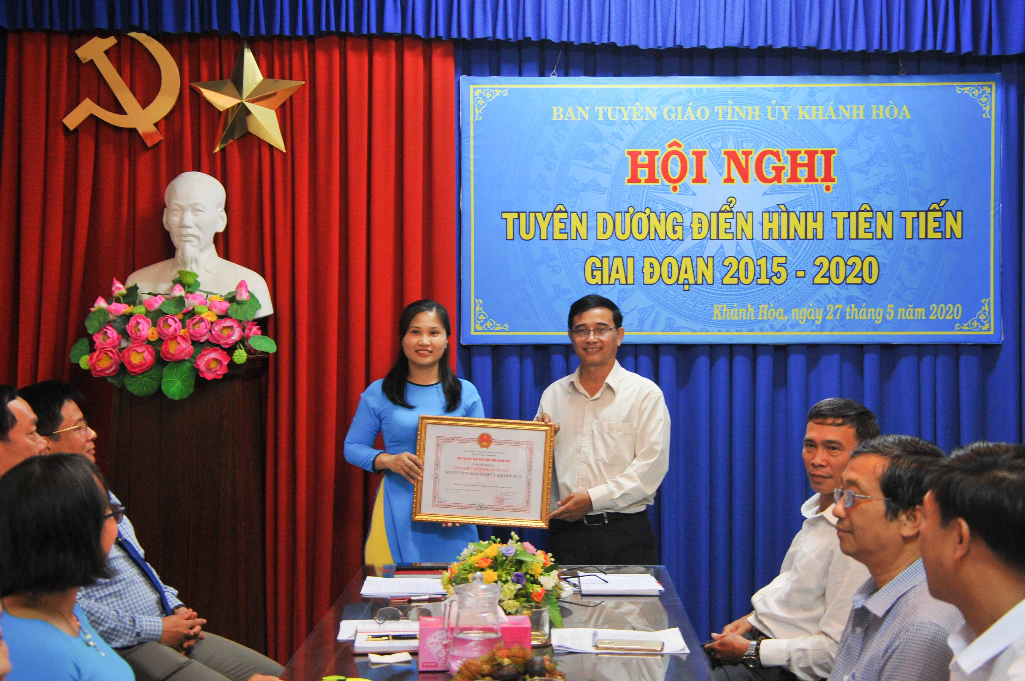 Ban Tuyên giáo Tỉnh ủy tổ chức Hội nghị tuyên dương điển hình tiên tiến giai đoạn 2015-2020