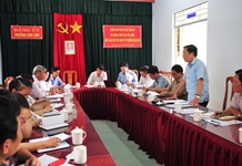 Ông Hà Quốc Trị làm việc với Đảng ủy phường Cam Linh