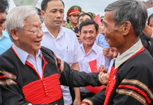 Tổng Bí thư, Chủ tịch nước dự Ngày hội Đại đoàn kết cùng đồng bào Dur Kmăl