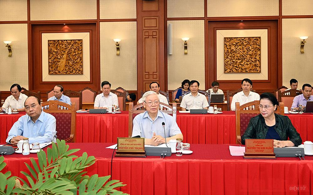 Bộ Chính trị làm việc về chuẩn bị đại hội các đảng bộ trực thuộc TƯ