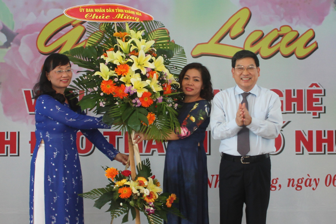 Giao lưu, gặp mặt nữ lãnh đạo thành phố Nha Trang