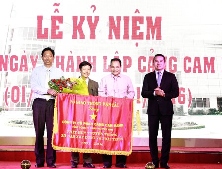 Cảng Cam Ranh: Phấn đấu đến năm 2025 đạt từ 7 đến 10 triệu tấn hàng/năm