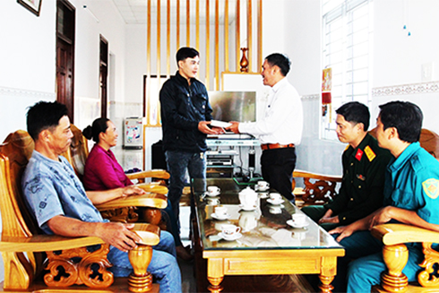 Thanh niên sẵn sàng lên đường nhập ngũ