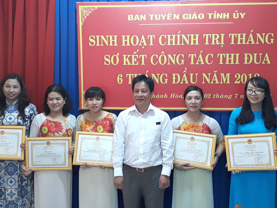 Ban Tuyên giáo Tỉnh ủy: Sinh hoạt chính trị tháng 7 và  sơ kết công tác thi đua 6 tháng đầu năm 2018 