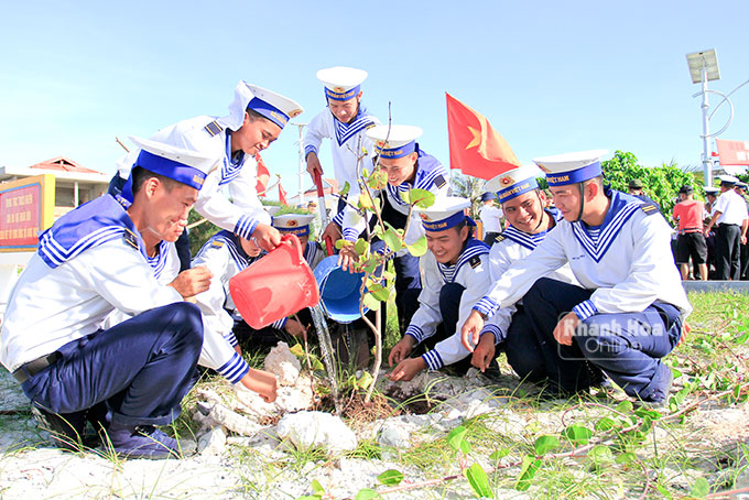 Trường Sa những ngày tháng Tư…