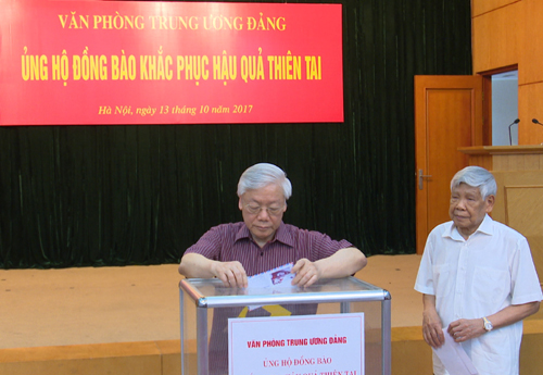Lãnh đạo Đảng, Nhà nước quyên góp ủng hộ đồng bào khắc phục hậu quả thiên tai